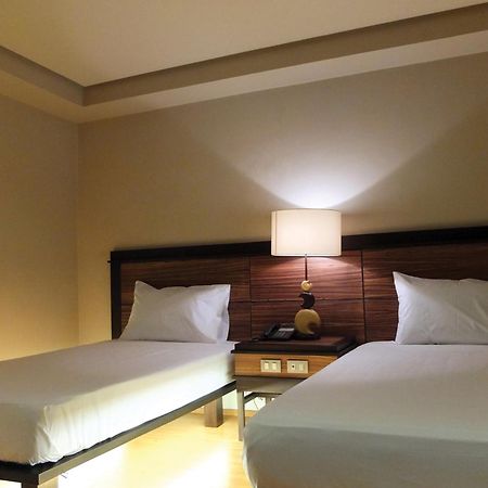 Soleste Suites Quezon City Exteriör bild