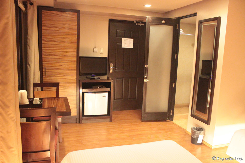 Soleste Suites Quezon City Exteriör bild