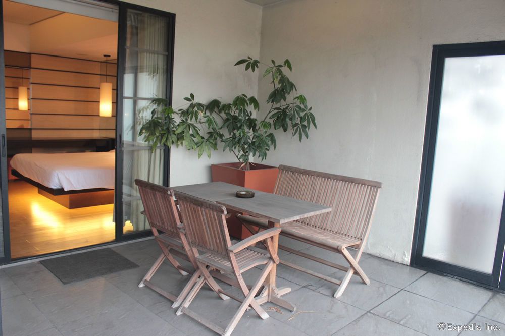 Soleste Suites Quezon City Exteriör bild