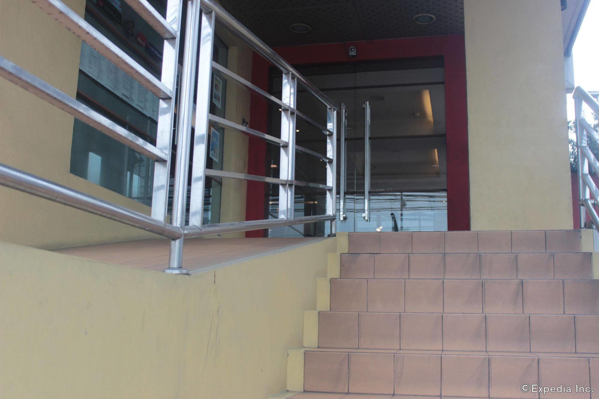 Soleste Suites Quezon City Exteriör bild
