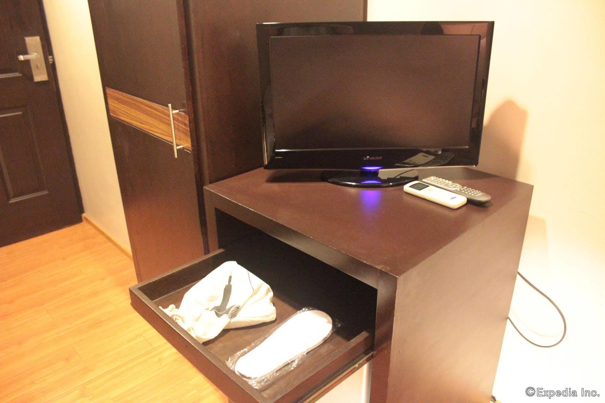 Soleste Suites Quezon City Exteriör bild