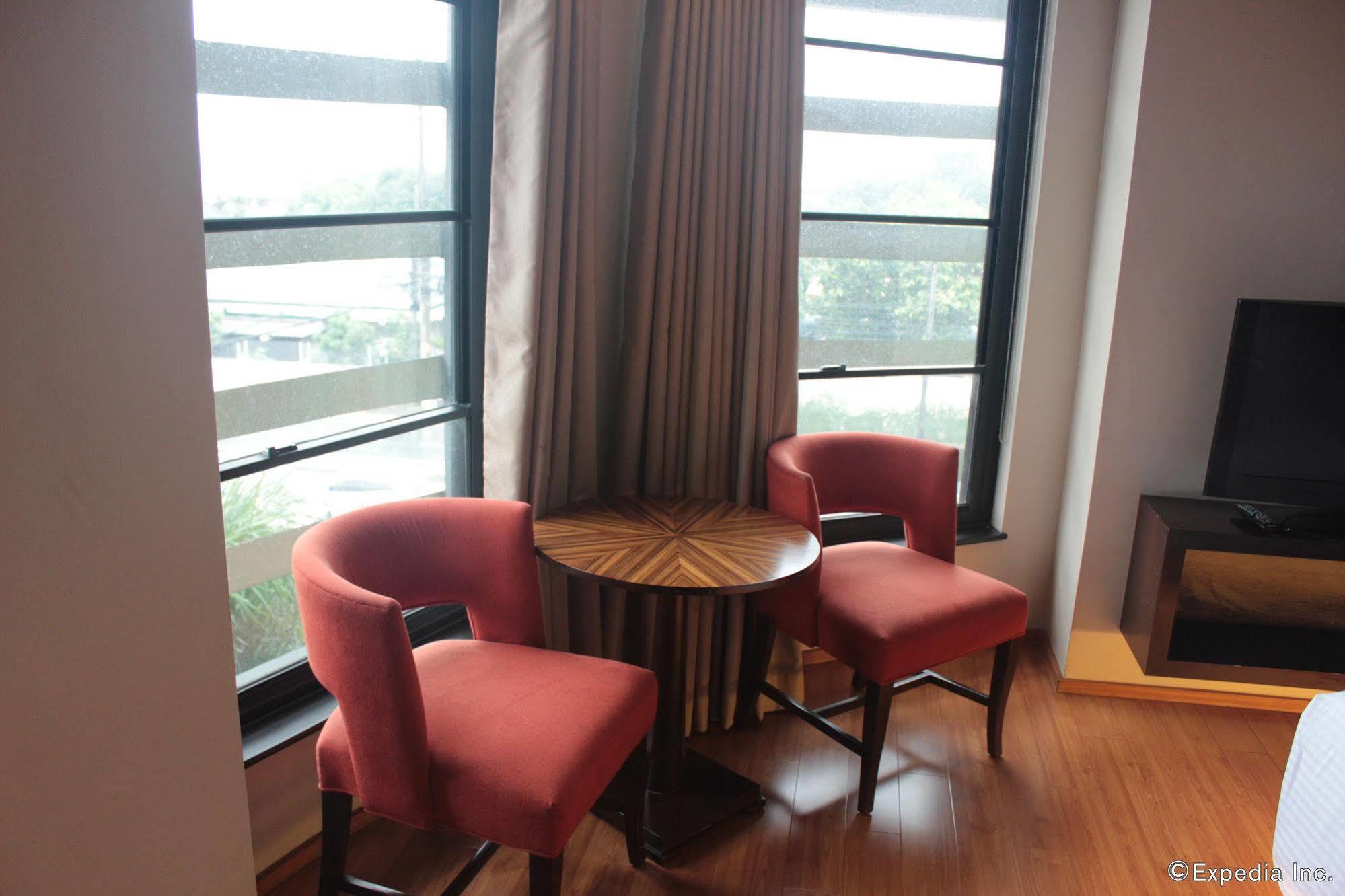 Soleste Suites Quezon City Exteriör bild