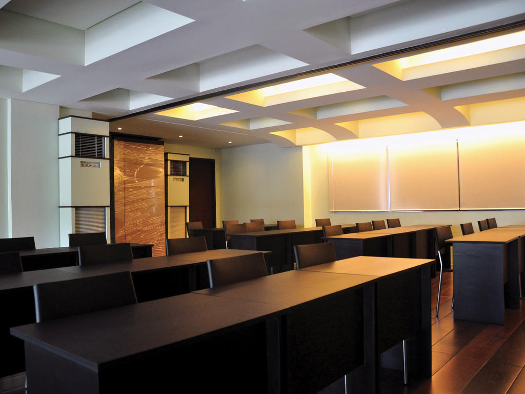 Soleste Suites Quezon City Exteriör bild